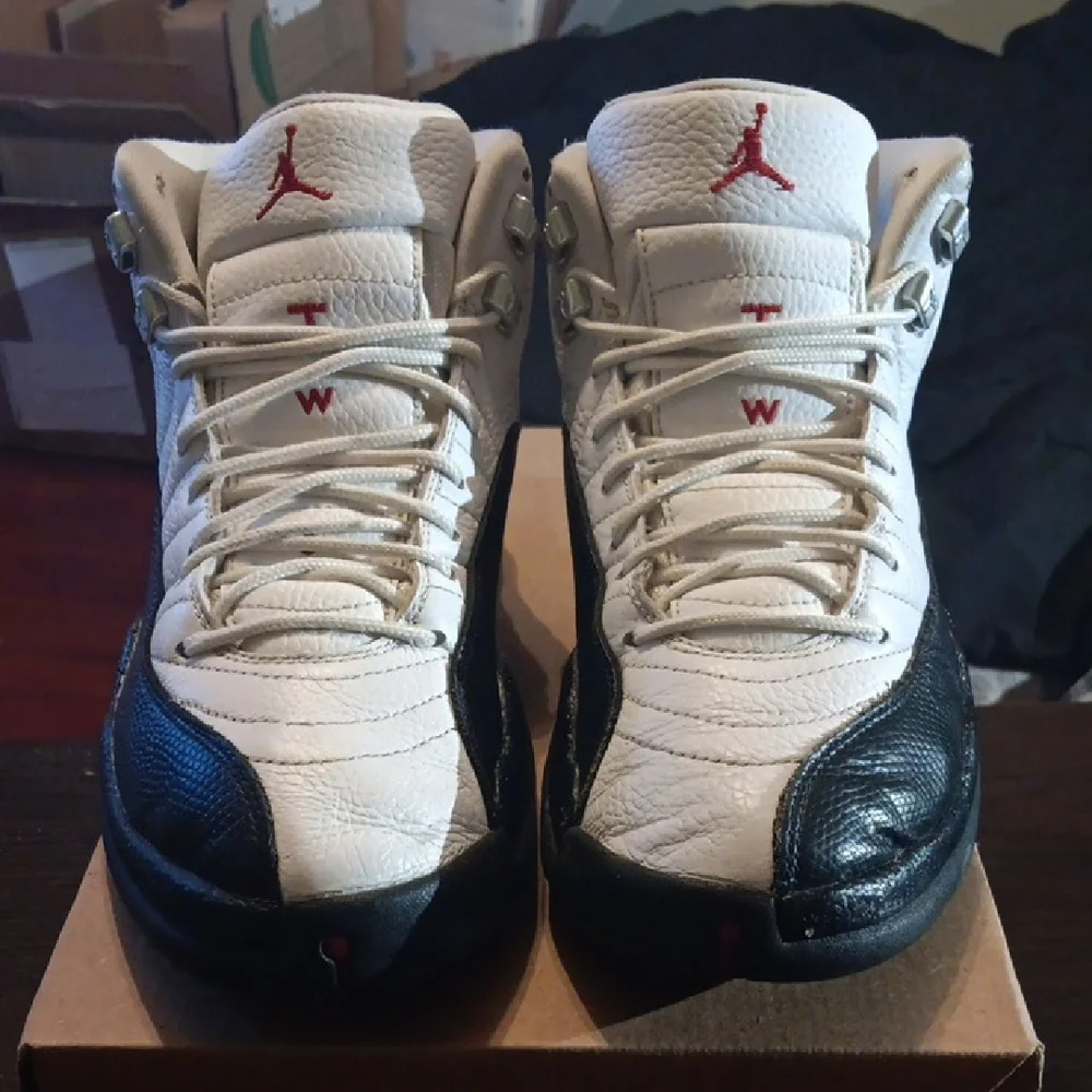 Jordan 12 Retro Taxi Flip Sneakers Mens SZ 9.5 Womens SZ 11 EUC - Picture 4 of 9